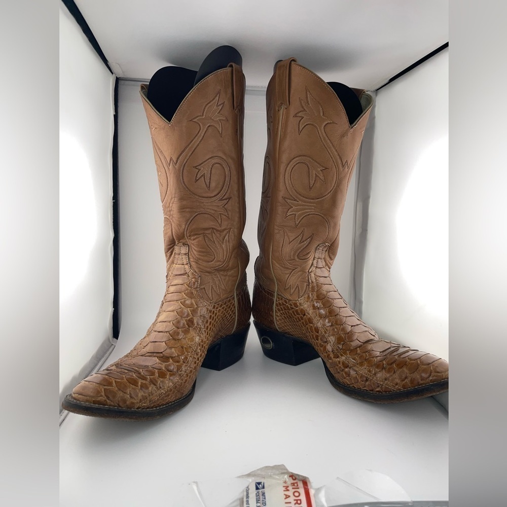 Vtg Larry Mahan Boot Collection Python snake Cowboy Boots men's 9D women's 10﻿﻿﻿ - Picture 2 of 11